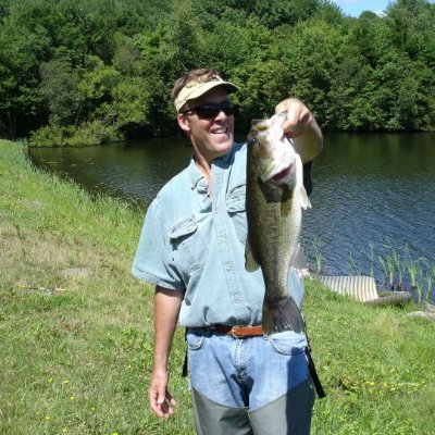 Love the Natural World. Outdoorsman. Largemouth Bass fishermen who practices catch and release. Birder. 
Follow New England sports.
B.S. in Business Mgmt. 1984.