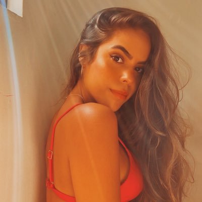 thaispiresx's profile picture. 