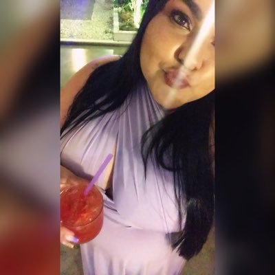 Sou pequena mas não sou pedaço, o máximo de mulher no mínimo de espaço.