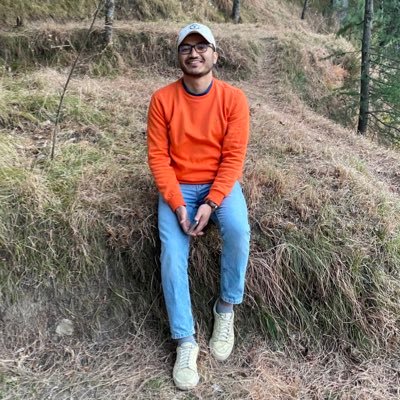 _ShashwatNegi_'s profile picture. अगर मगर और काश में हूं,
फिल्हाल मैं अपनी ही तलाश में हूं