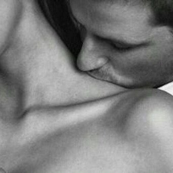Jardin secret d'un homme marié...🇧🇪 Fan de seins ... et de tout le reste d'ailleurs ... Dispo pour échange, confessions, partages ...