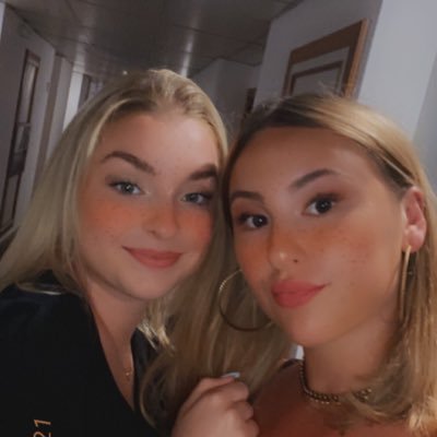 blakeklively's profile picture. n🌞 scrubs