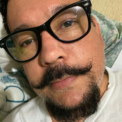 Nací en Culiacán estudié Filosofía e Historia