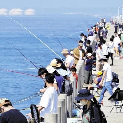 神戸の釣り場が無くなりつつあります、このままでは釣りが出来なくなります、皆様のご意見などよろしくお願い致します 当アカウントでは釣り人のマナーを考え直して頂ける様な情報など多岐に渡り釣りに関する事を書こうと思います。 ちなみに釣り歴は2年です💦