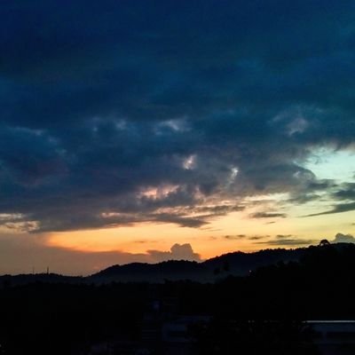 merpatiputeh_12's profile picture. Unspoken inner thoughts🙏