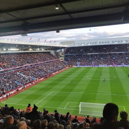 Vicki_Mortimer's profile picture. I barely use Twitter.