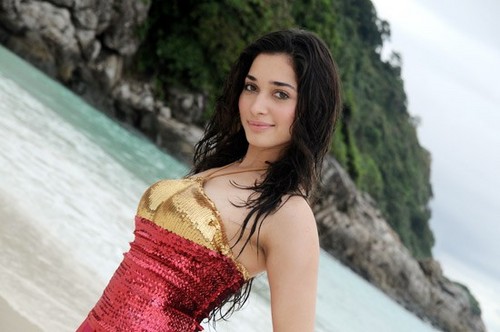 NAME  : THAMANA  ACTORESS
STUDY : U.S.A
AMBITION: THE  WONDERFUL  ACTRESS IN  THE  WORLD
SPORTS:BADMINTON
PERSON LIKES:FRIENDS&FAMILY