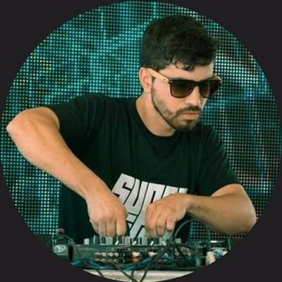 DJ & Producer. Realese on Huambo Records/Dear Deer Máfia/HotOven Records/HotNess Records.
Tech House/House.
Booking:
hlimacosta22@gmail.com