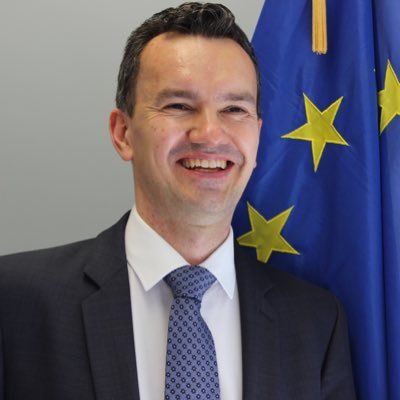 Husband, father, @EUinNZ diplomat. Previously team @VeraJourova. Personal views. Please follow @EUinNZ & Ambassador @LMeredithEU