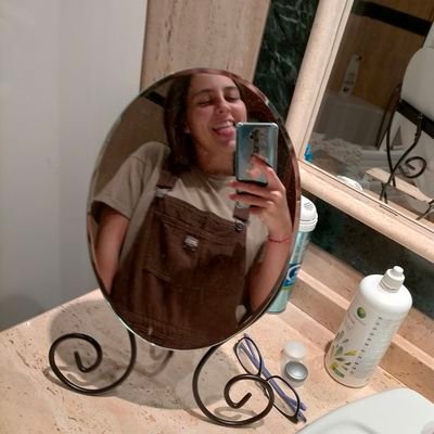 PuntasLuisa's profile picture. Amor, anarquía y cerveza fría 
♀️✊🔻
                                    Os asusta el caos