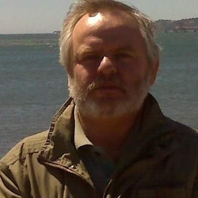 abogado, magister en criminologia y justicia penal y algunas otras cosas más.
Un poco decepcionado de este Chile tan injusto y contradictorio.