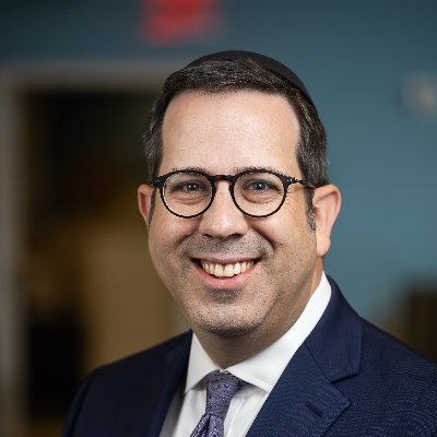 International Director @NCSY / 
Past President of the Chicago Rabbinical Council @cRcKosher / Mets, Vikings and Blackhawks fan / Husband / Father of five