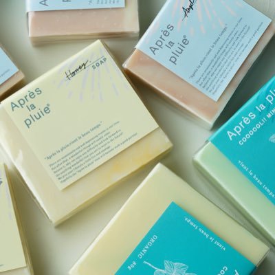 apres_la_savon's profile picture. オーガニックや厳選した素材にこだわった無添加石鹸を作っています。アプレ ラ プリュイとは、フランスのことわざ「雨が降ったあとには幸せが訪れる」に由来しています。雨が降った後はもちろん、毎日のシャワータイムの後にも皆さんにいいことが起こりますように。 https://t.co/0grwq0HFln