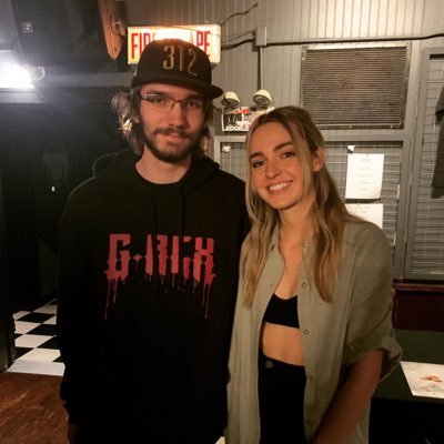 YaBoiRhyno's profile picture. I’m that guy with one (signed) leg