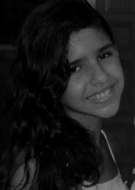 DudaSousa32's profile picture. Gosto de músicas agitaaadas ,  de caminhar , deee chooocolatee :p

   e naum gostou de mim , problema teeu :D