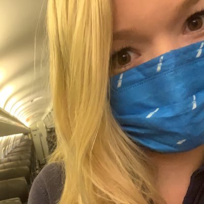 Owning the balance between sweets & clean eating 🍩🍌 Living with Celiac Disease 💚 Working in the air ✈️