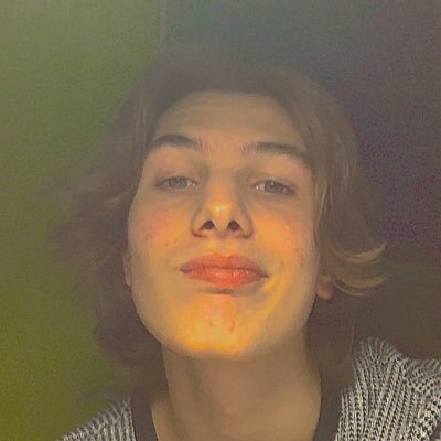 ithinkimok7's profile picture. i don’t know i love watching movies