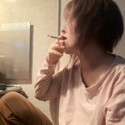 私がやりました。アカウント使い分けられないので界隈様々です。ADHD完凸︎︎ ♀ 脳内垂れ流し。遷延性鬱、ADHD、PTSD、解離性障害、解離性同一性障害、不眠症。性被害。記録兼雑多コミュニケーションツール。愛する自分を崖から突き落として育てるタイプ。パンセクシャル。調子が良い時にリプ返します。日々、瞑想。