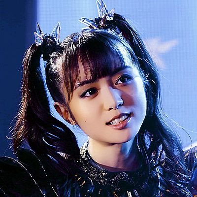 manu_gudes's profile picture. O Brasil gerou pobres de direita. Não me admira se aparecer por aqui negros defendendo a volta da escravidão e judeus pedindo intervenção nazista.