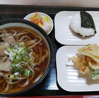 座って食べれる石巻市広渕の立ち食いそば屋、日星です。