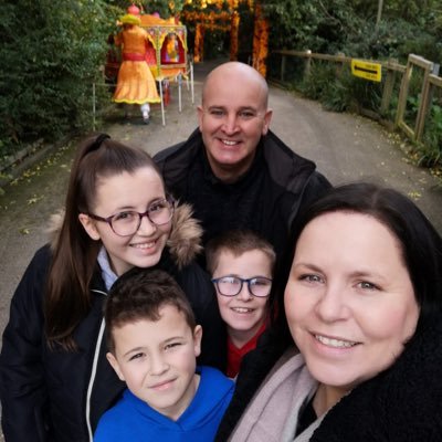 Reubentheref's profile picture. Football & Music loving former Referee and Irish PDF member. Father to 3 fantastic kids. Life is for Living.