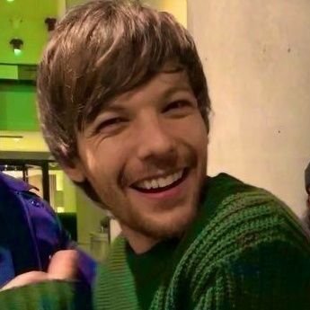 obsessed w louis tomlinson. 🖇️                     — he ¡ him