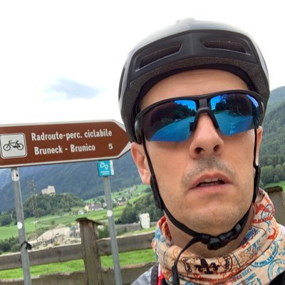 La palla ovale, il vento in faccia pedalando, mio figlio Emiliano. 🏉 🚴♂️
