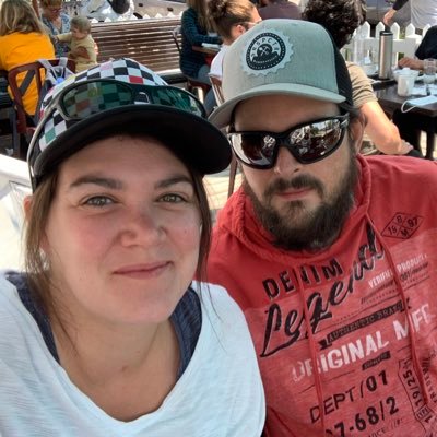 KarlGC33's profile picture. Radio, Hockey, MPDG, La Faille, Parrain de Mya 😬 #ghg @cfmf1031