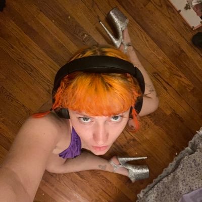 beanfilleddream's profile picture. only got 3 emotions