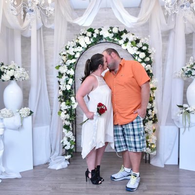 DATMOMXOXO's profile picture. 