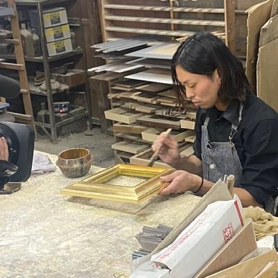 東京都指定伝統工芸品『東京額縁』の魅力を多くの人に伝えたい! 🖼150年前からの額縁作りの技法を伝える 🖼東京額縁をつくる会社は数件、16年目の若手職人 🖼著名画家、美術館の額縁も製作・修復 ●MXTV なんて美だ!●TBS 和心百景 ●TBSラジオ 木梨の会 他、NHK/読売新聞など多数出演 取材依頼はお気軽に