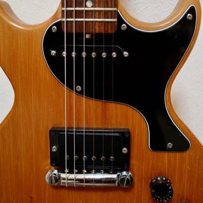 メロディックなパンク、つげ義春が好きですが、サブカル命ではない普通のリーマン。「FIFTEENとLEATHERFACEが好き!」ってサイトをやってます!