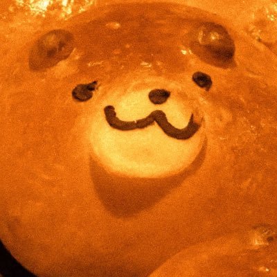 donggrang333's profile picture. 빵과 책과 음악을 좋아하고 대전에 살아요