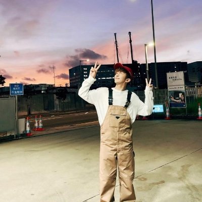 nicaanson's profile picture. 