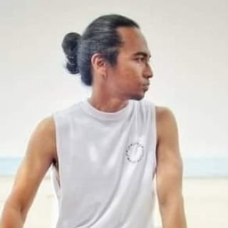 jmquiblat's profile picture. Music/Film 👇