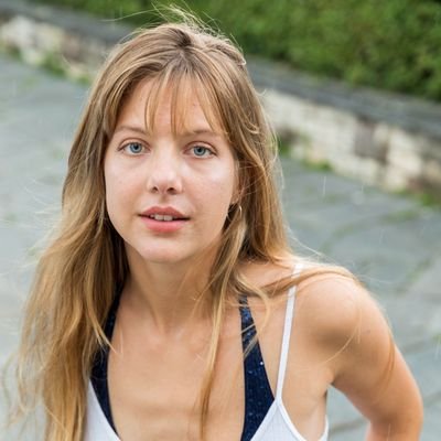 karoeed's profile picture. Redakteurin bei @bazonline