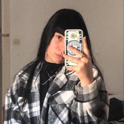 Lauuu294's profile picture. ce n'est pas mon problème