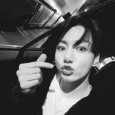 TCC47XRSSv1Aalv's profile picture. 🐰💜  하트