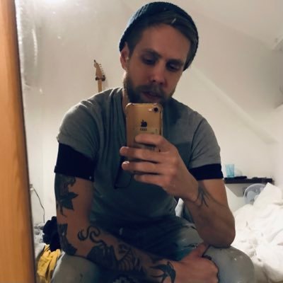 I_Like_Guinness's profile picture. I make things out of wood. vegan. Socialist. U.K. 🌱