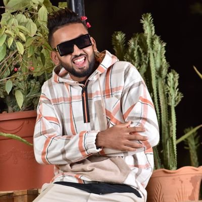 AslomaBen's profile picture. سيـورهها الـ؏ـيـن تروق وتـقـول يـامـا صـارلـيي 🤍 .