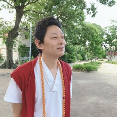 仏教徒。法華経の研究者。南気功整体院主宰。あらゆる体調不良、病痛、霊障を取り扱っています。大阪市東淀川区で中国武術を教えています。詳しくはDM、またはam19770201＠gmail　
南　章まで。