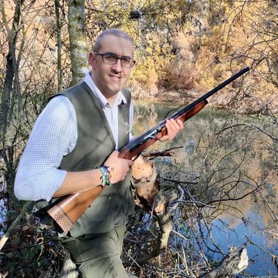 cazador,aficionado al perro de muestra, amante del setter ingles.apasionado de la naturaleza y del mundo rural.