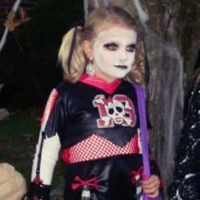 livisangry's profile picture. lesbian enthusiast