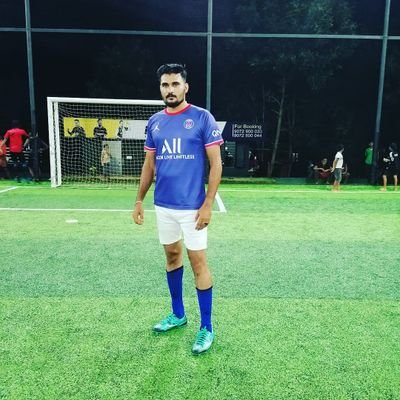 rashivnb's profile picture. 