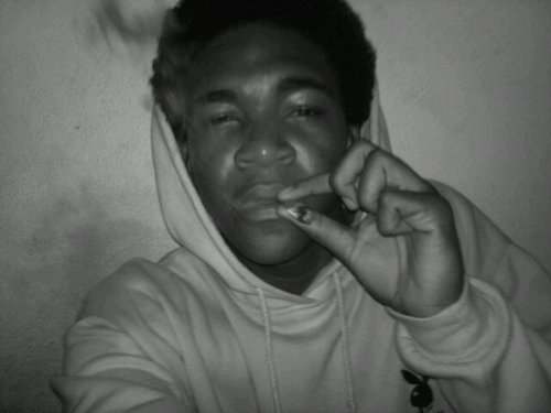 Ill_switch's profile picture. Me just me.....Softness is a way of life,so errday b a new beginning....Yah mahn!!!