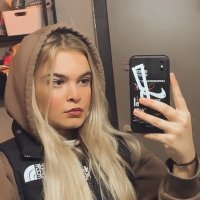 CHLOE (@chloe_gutt) 's Twitter Profile