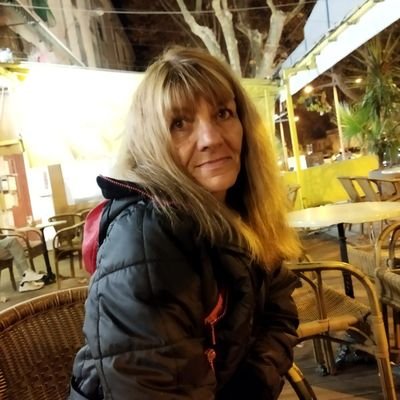 Assistante juridique
Actuellement saisonnière dans un Ccas
Originaire du POITOU CHARENTES.
Habite à Agde dans l'HERAULT. Soutien EN MARCHE. Sans pseudo