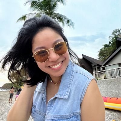 Never losing to the rain, never losing to the wind, never losing to the storm; all while never losing that smile. That's how I wish to be, beautiful & strong. ✨