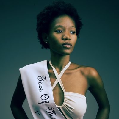 Model👑👠

IG: Moyahabo433 
Fb: Moya habo