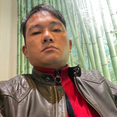 r76239631's profile picture. i enjoy using twitter